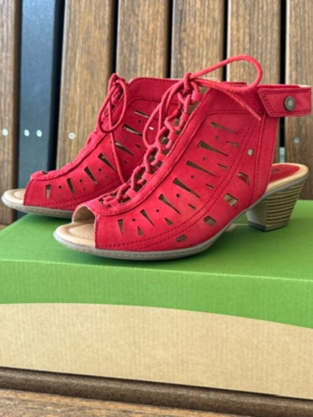 EARTH NUBUCK LEATHER LACE-UP SANDALS KRISTEN BRIGHT RED 6 WIDE